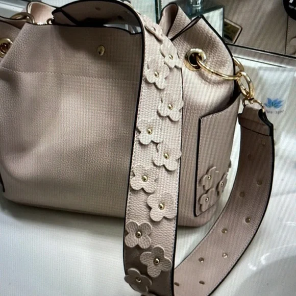 Marc New York/Andrew Marc 5 Bags In 1. Khaki Color NWT - Picture 4 of 12